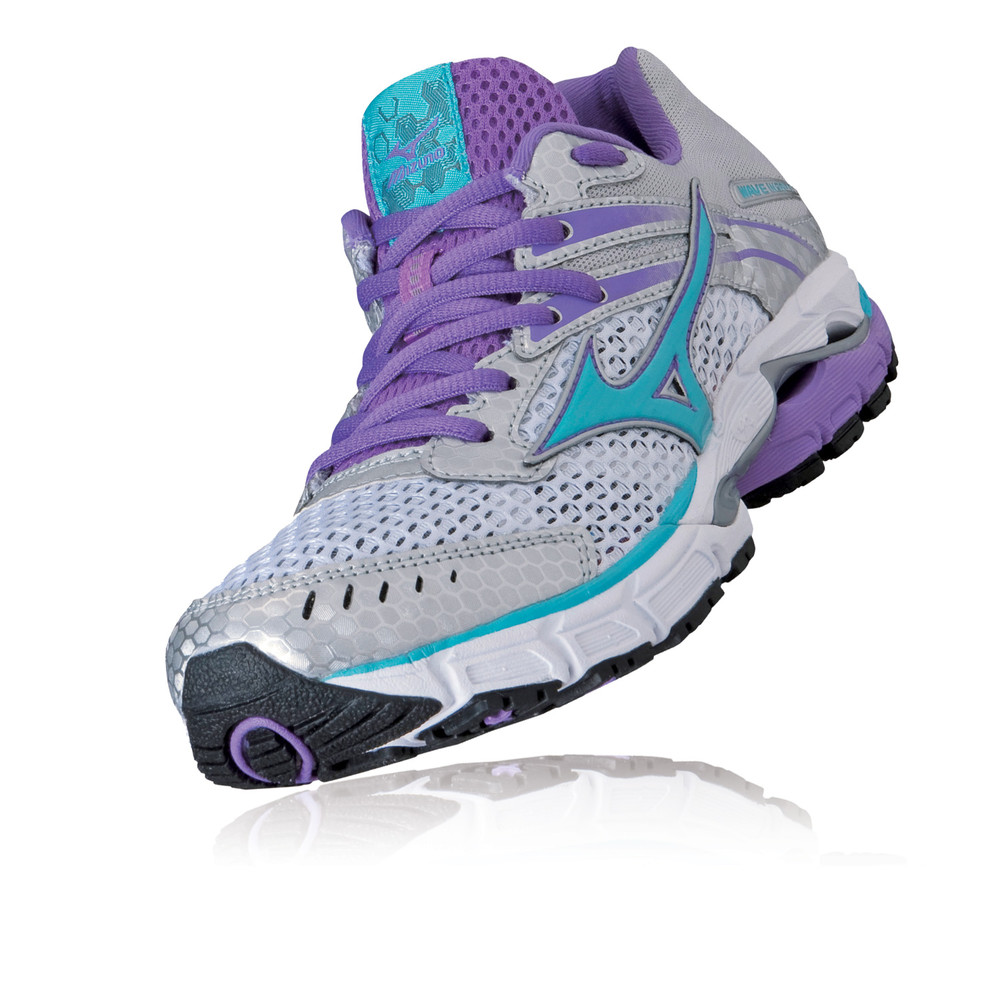 I'm in love with my new Mizuno running shoes (Wave Rider 15). You can spot me a mile away in these, but hey, it's a safety pre-caution