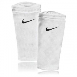 Nike Pocketed Guard Sleeves
